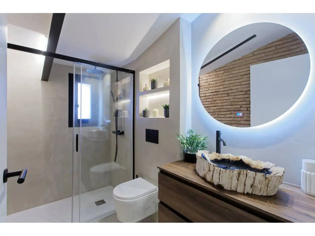 Bathroom of Duplexes for sale in Barcelona  with Air Conditioner, Heating and Parquet flooring