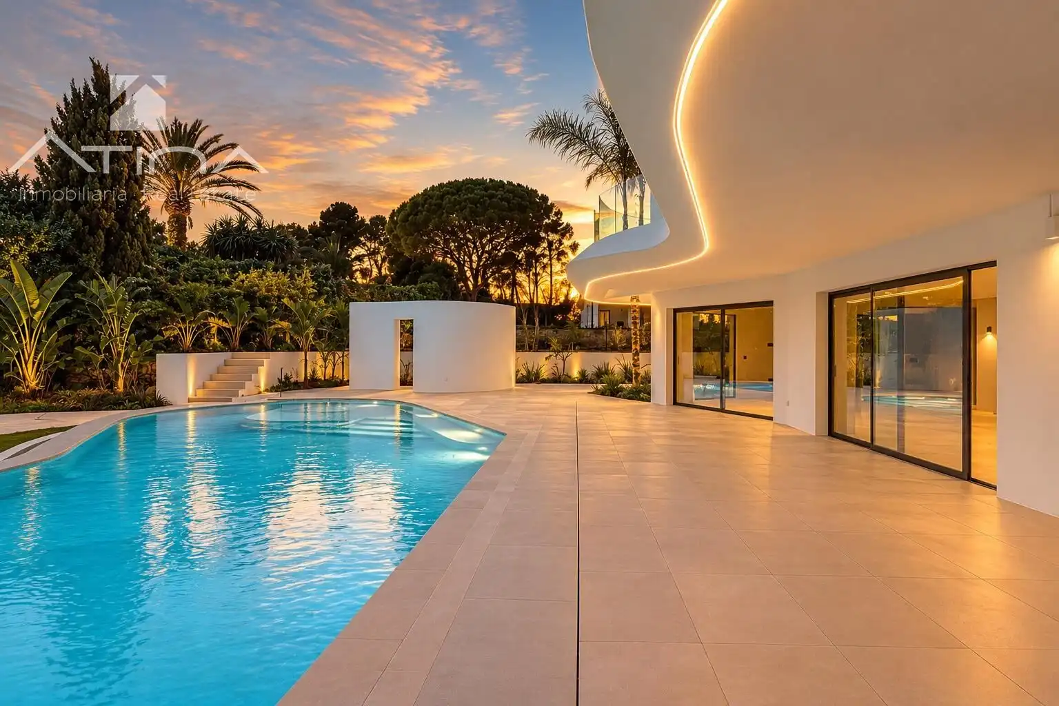 Swimming pool of Houses for sale in Jávea / Xàbia  with Air Conditioner, Heating and Private garden