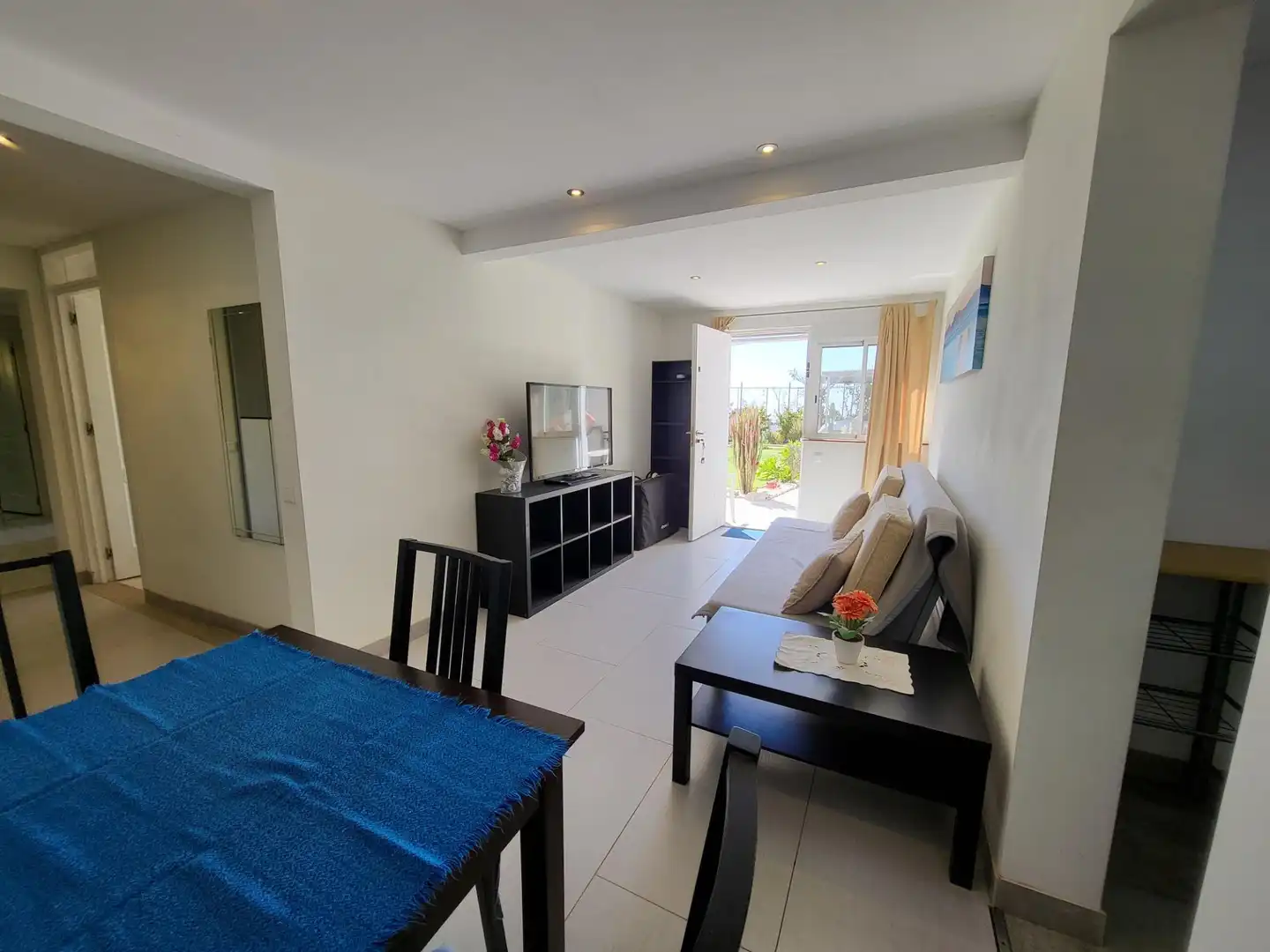 Sala d'estar de Casa o xalet en venda en Arona amb Aire condicionat, Jardí privat i Terrassa