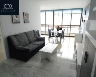 Sala d'estar de Apartament de lloguer en Benidorm amb Calefacció, Parquet i Terrassa