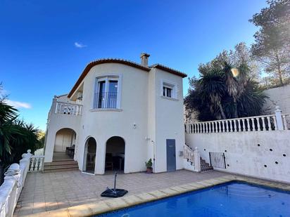 Vista exterior de Casa o xalet en venda en Jávea / Xàbia amb Aire condicionat, Jardí privat i Terrassa