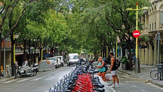 Local comercial en Alquiler en Sant Gervasi- Galvany