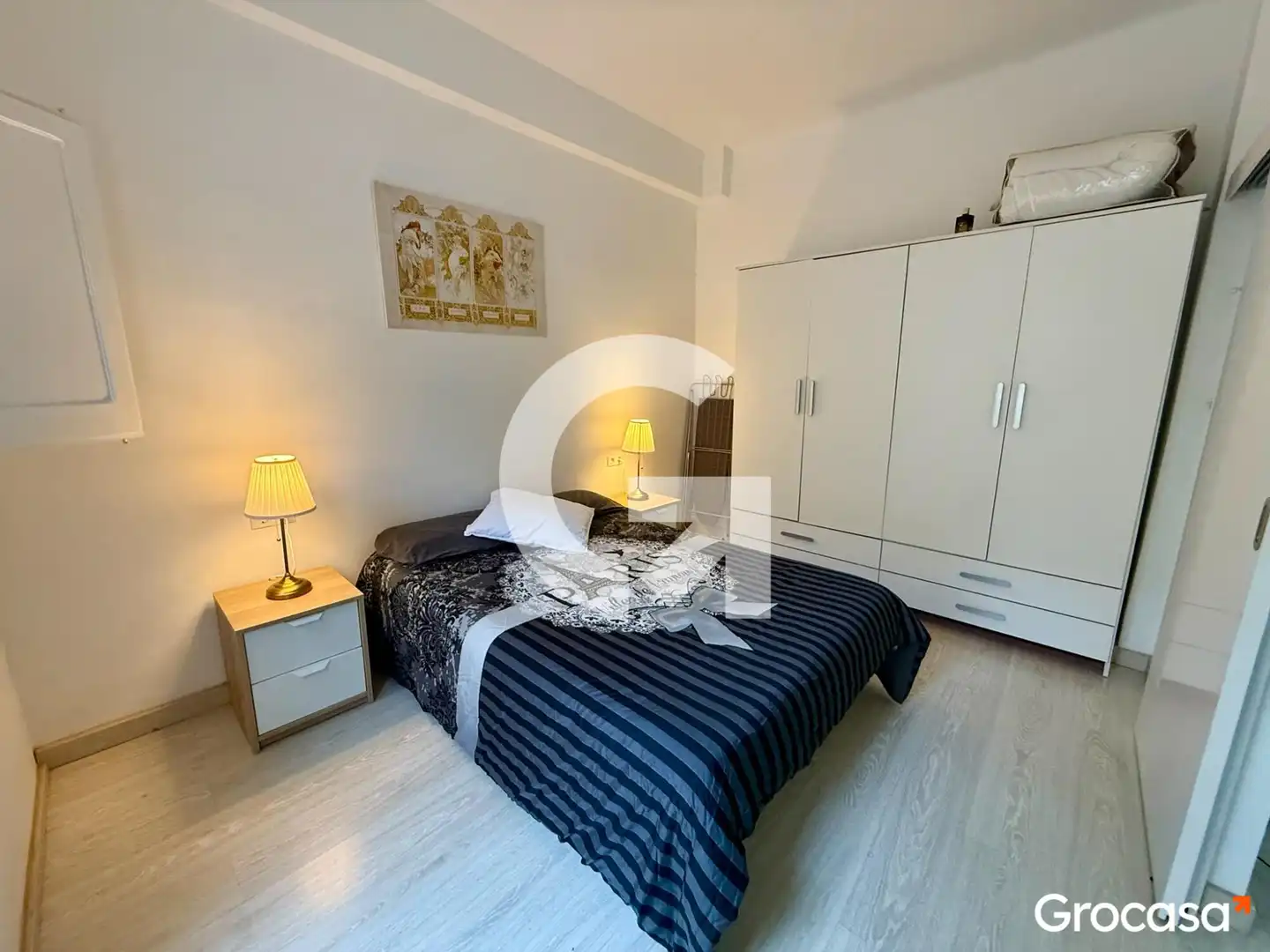 Schlafzimmer von Erdgeschoss zum Verkauf in Barcelona mit Heizung, Möbliert und Ofen
