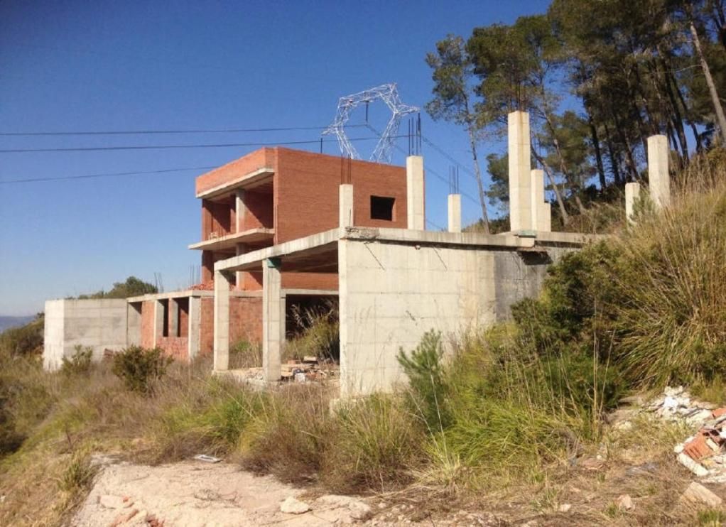 Vista exterior de Edifici en venda en Corbera de Llobregat