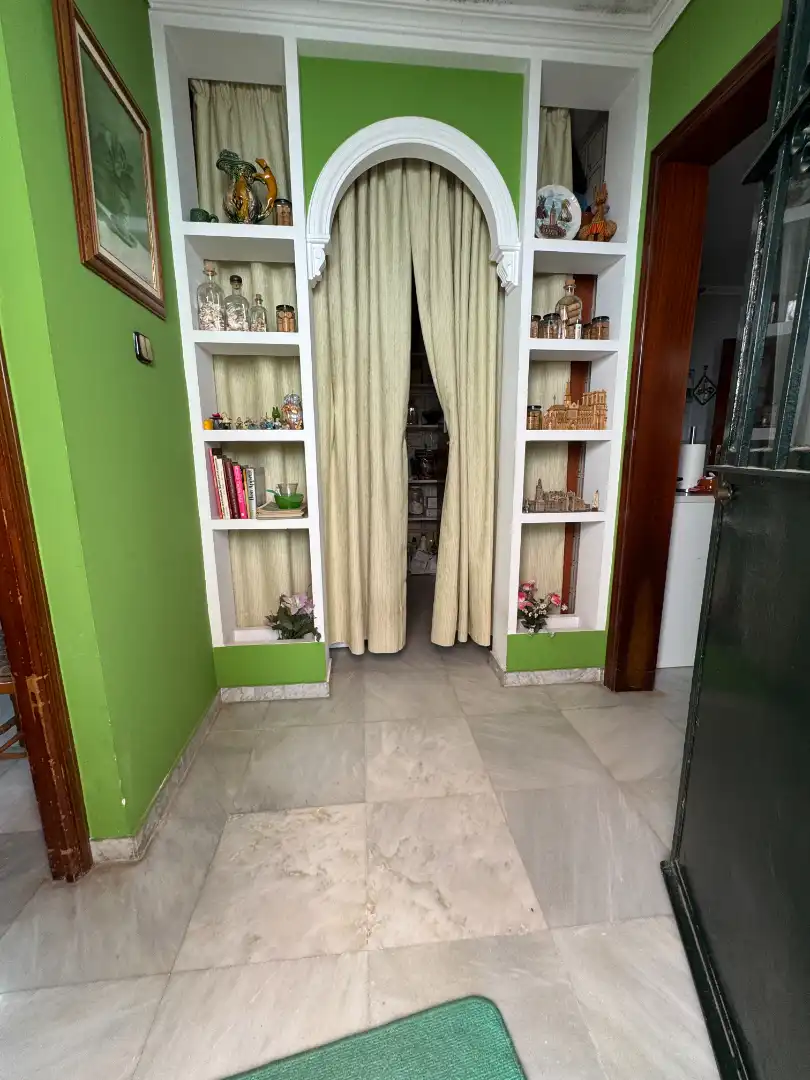 Houses for sale in Sevilla  with Air Conditioner, Private garden and Terrace