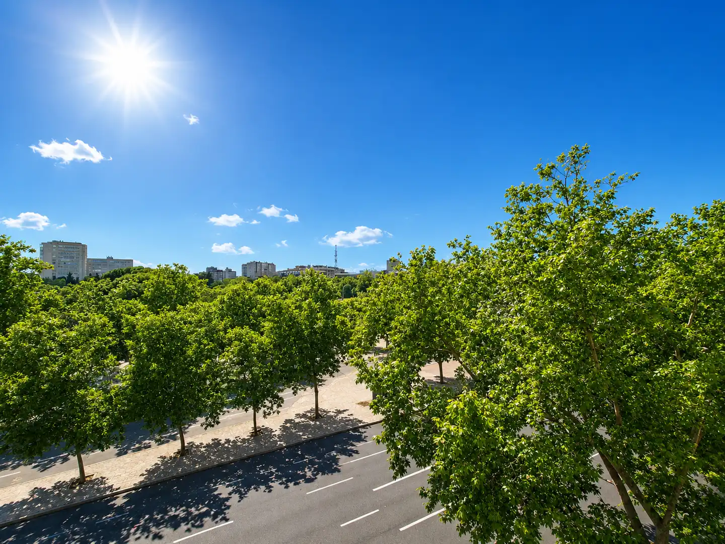 Vista exterior de Pis en venda en Madrid amb Calefacció