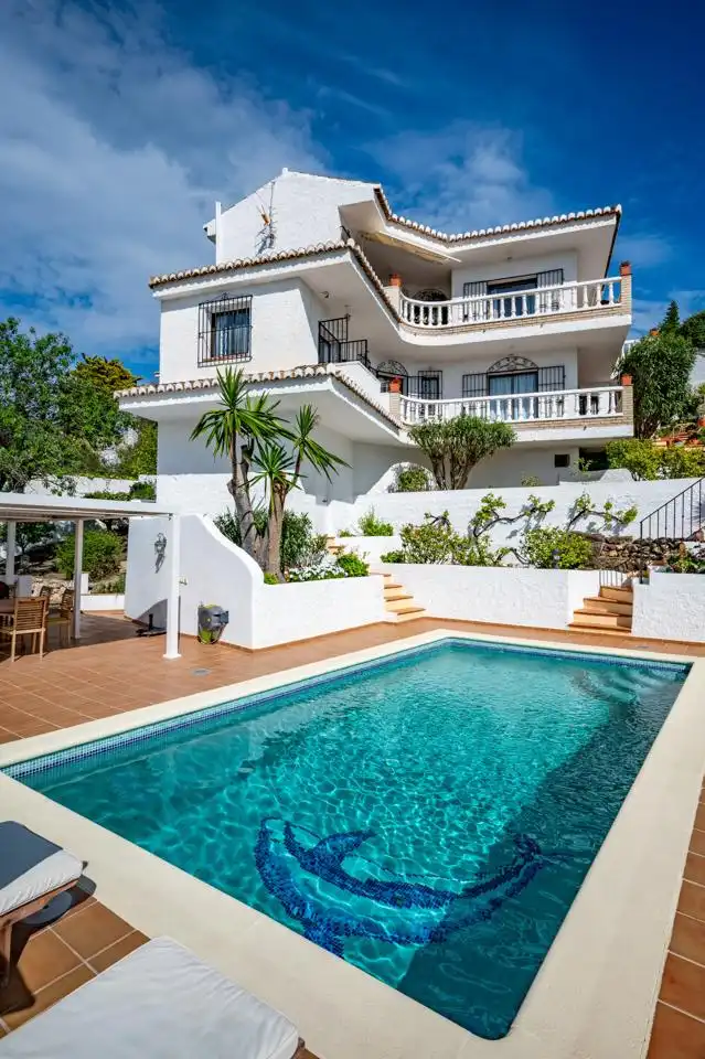 Exterior view of Houses for sale in Almuñécar  with Air Conditioner, Private garden and Terrace