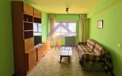 Living room of Flat for sale in Valladolid Capital  with Terrace, Furnished and Balcony