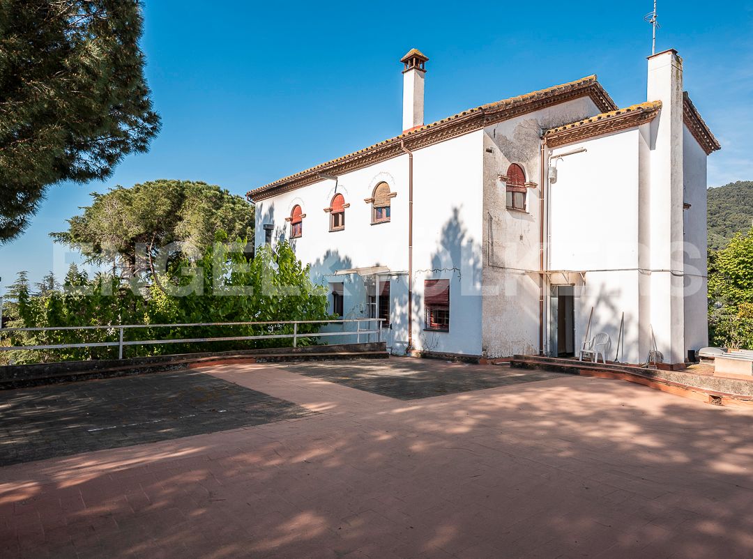 Vista exterior de Edifici en venda en Premià de Dalt