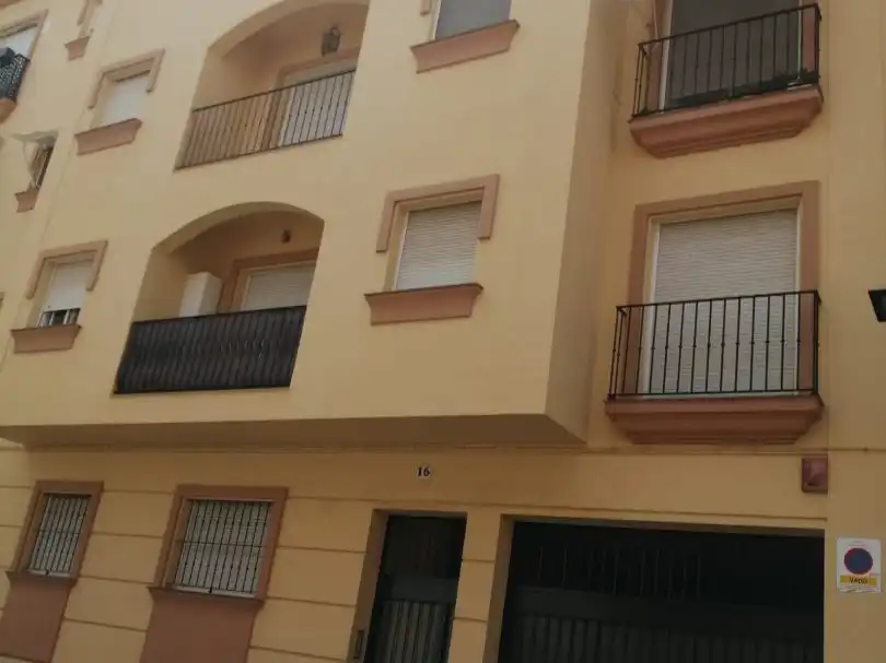 Garage for rent in Calle Ruiseñor, 16, Triana Este