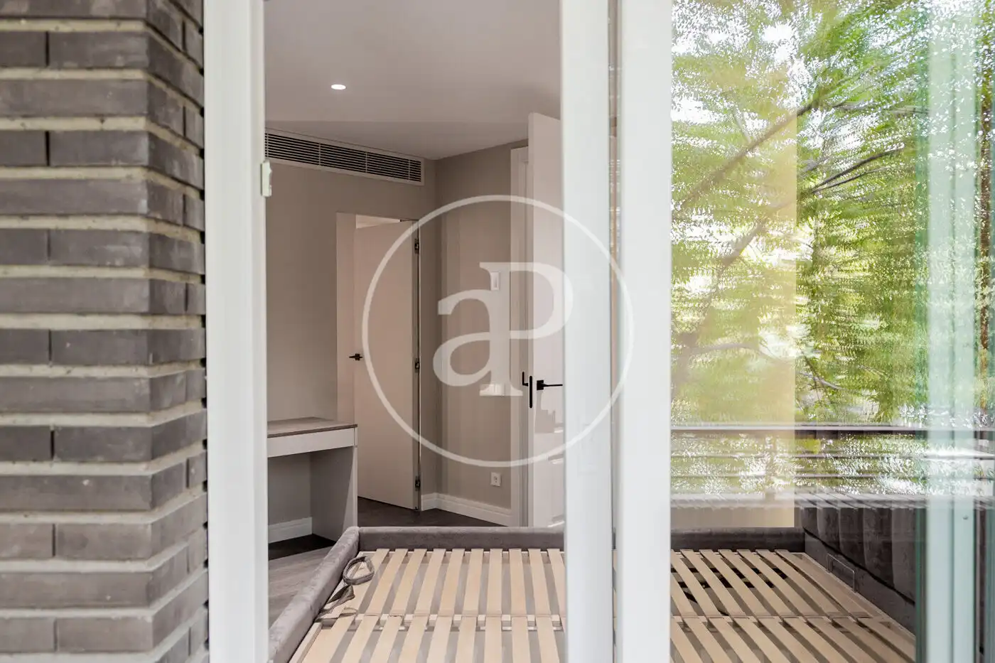 Wohnung zum Verkauf in Barcelona mit Klimaanlage, Heizung und Balkon