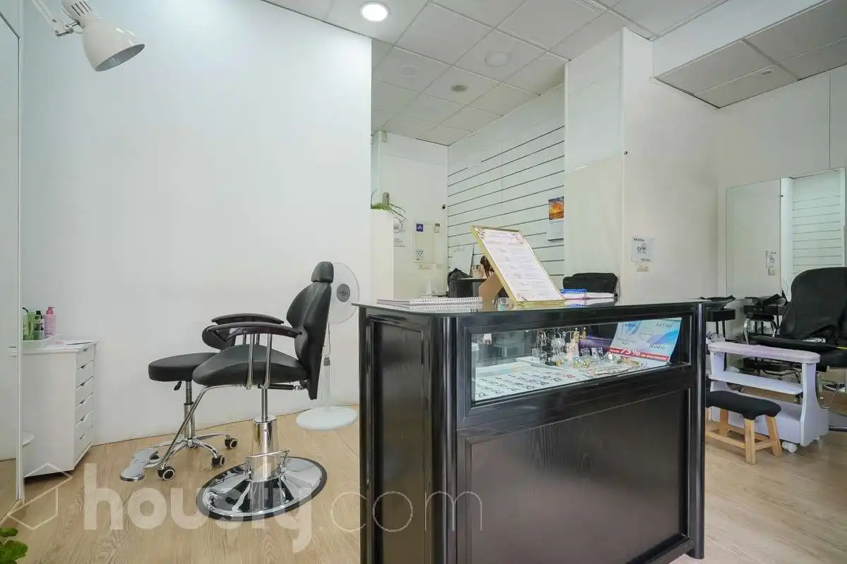 Local comercial en venda a Calle Lola membrives ., imagen 6