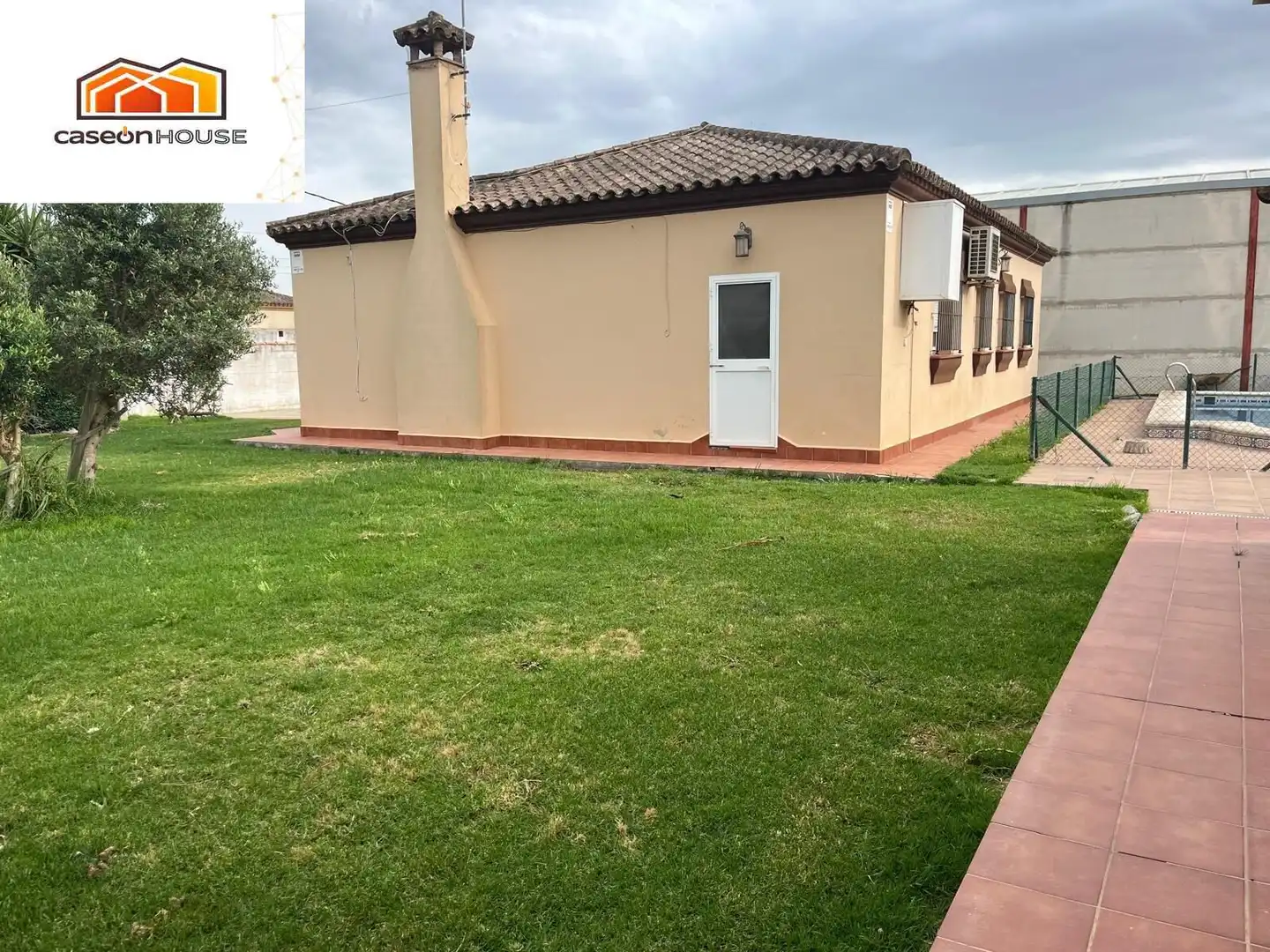Vista exterior de Casa o chalet en venta en Chiclana de la Frontera