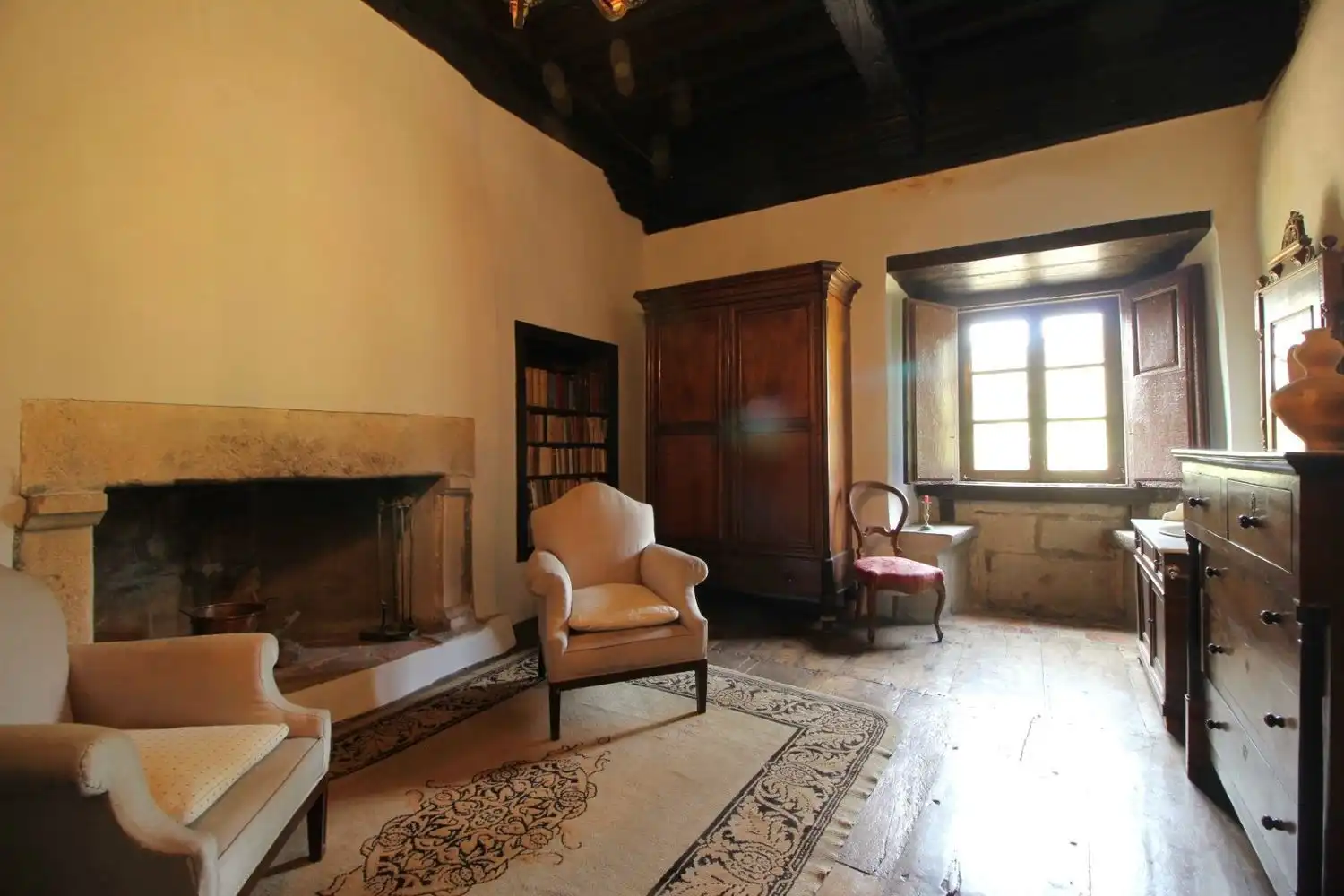 Sala d'estar de Casa o xalet en venda en Salas amb Calefacció, Jardí privat i Parquet