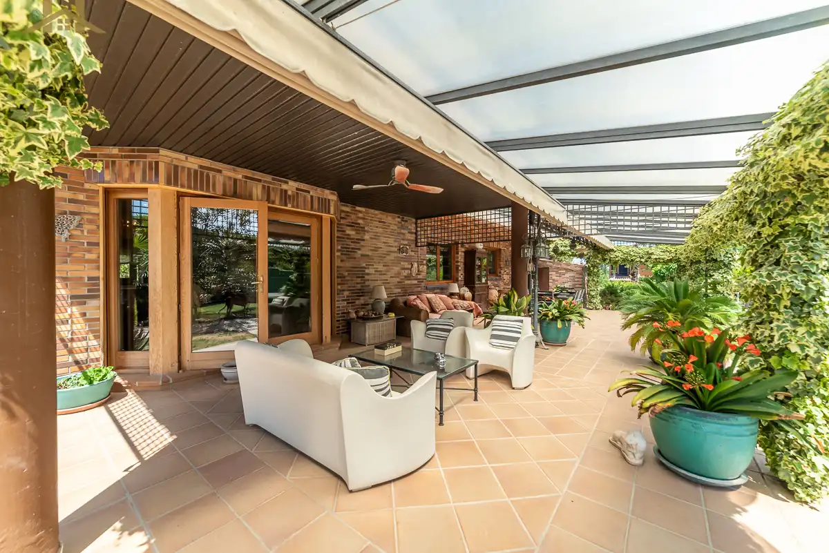 Terrassa de Casa o xalet en venda en Boadilla del Monte amb Calefacció, Jardí privat i Parquet