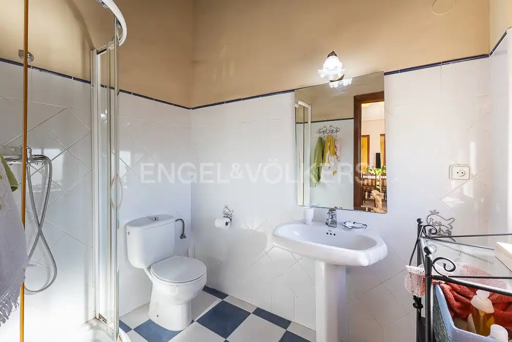 Baño de Casa o chalet en venta en Paterna con Aire acondicionado, Calefacción y Jardín privado