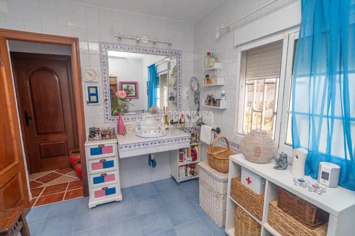 Bany de Finca rústica en venda en Linares amb Aire condicionat, Terrassa i Traster