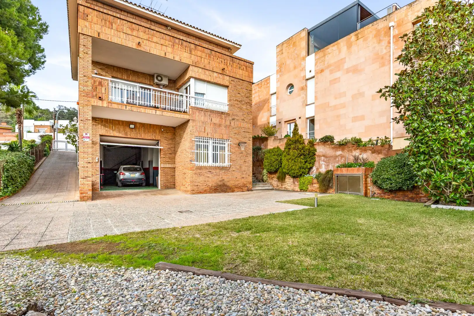 Vista exterior de Casa o chalet en venta en Sant Just Desvern con Aire acondicionado, Calefacción y Terraza