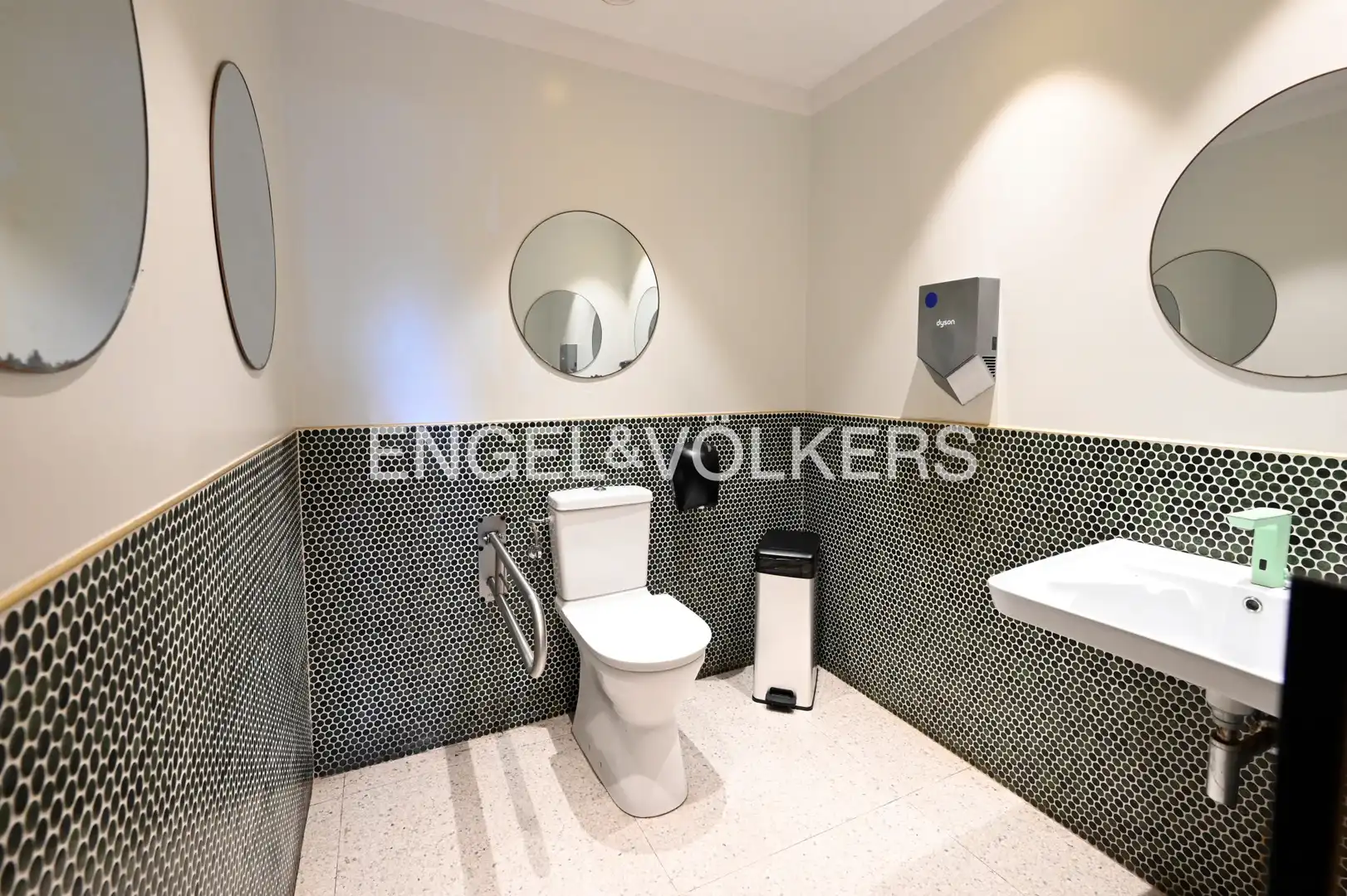 Bathroom of Commercial properties for sale in Santander  with Air Conditioner, Terrace and Furnished
