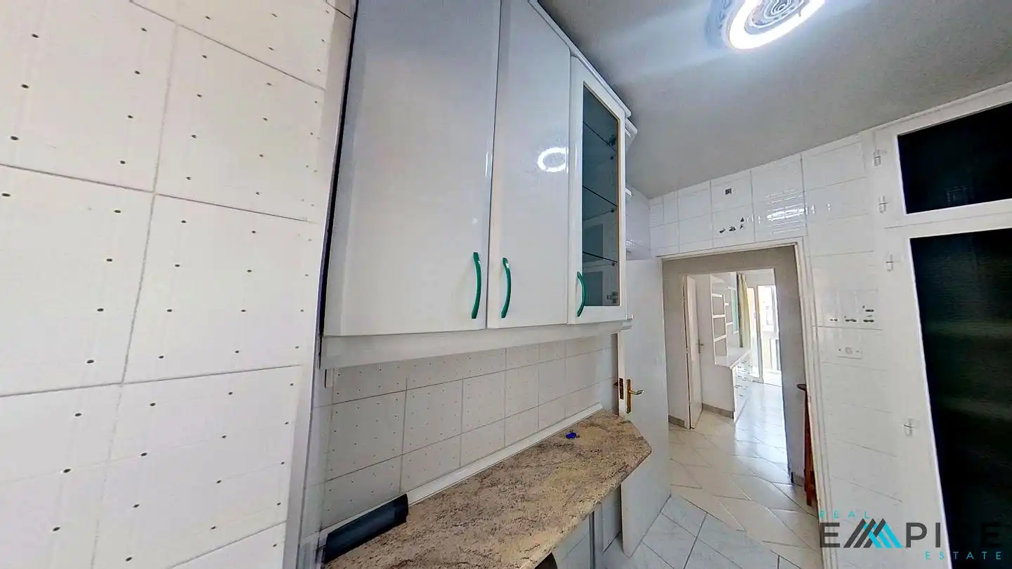 Cuina de Pis en venda en Madrid amb Aire condicionat, Calefacció i Terrassa