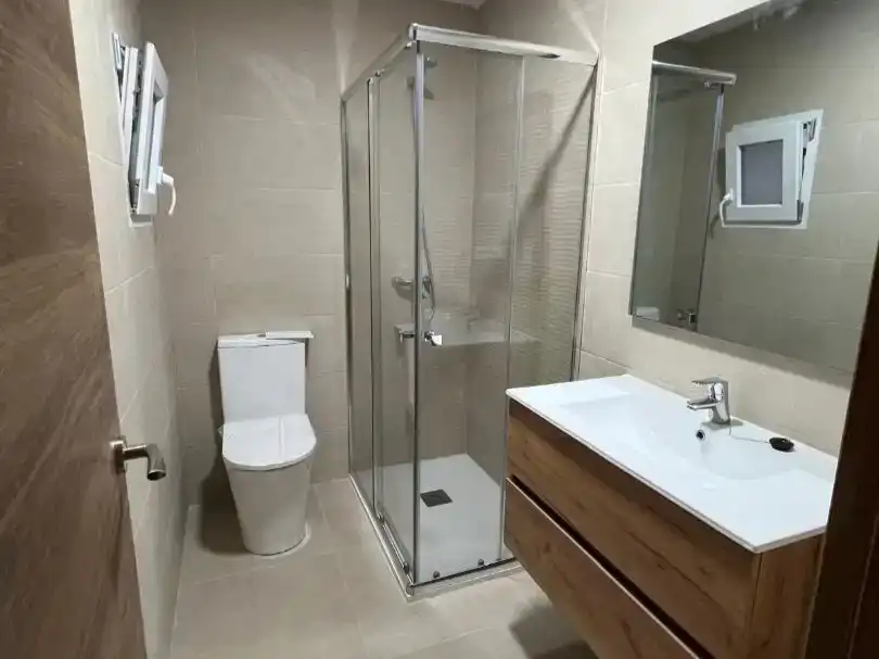 Bany de Pis de lloguer en Quart de Poblet amb Aire condicionat