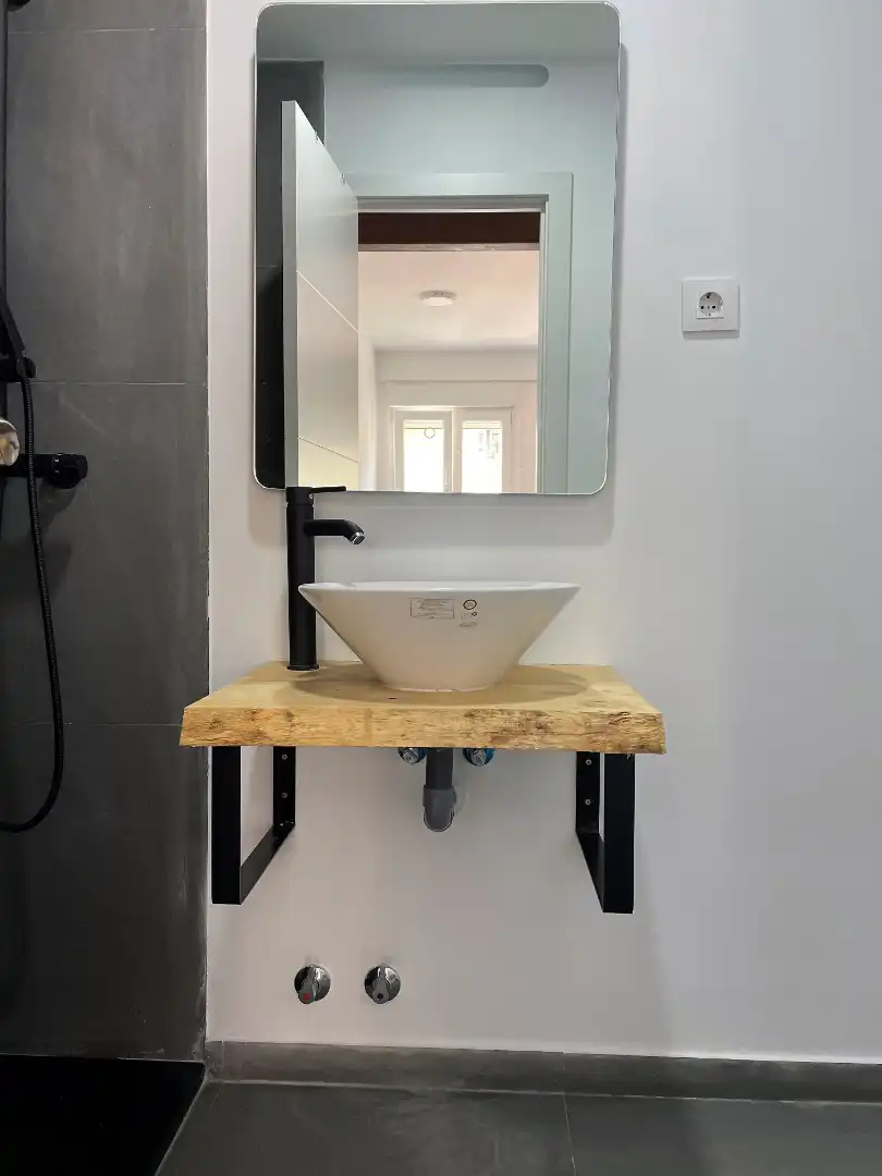 Baño de Piso en venta en Madrid con Calefacción, Terraza y Horno