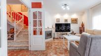 Sala d'estar de Casa o xalet en venda en Pineda de Mar amb Aire condicionat, Calefacció i Terrassa