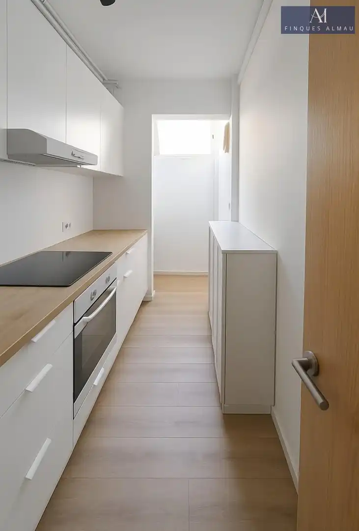 Küche von Wohnung zum Verkauf in Sitges mit Klimaanlage, Parkett und Terrasse