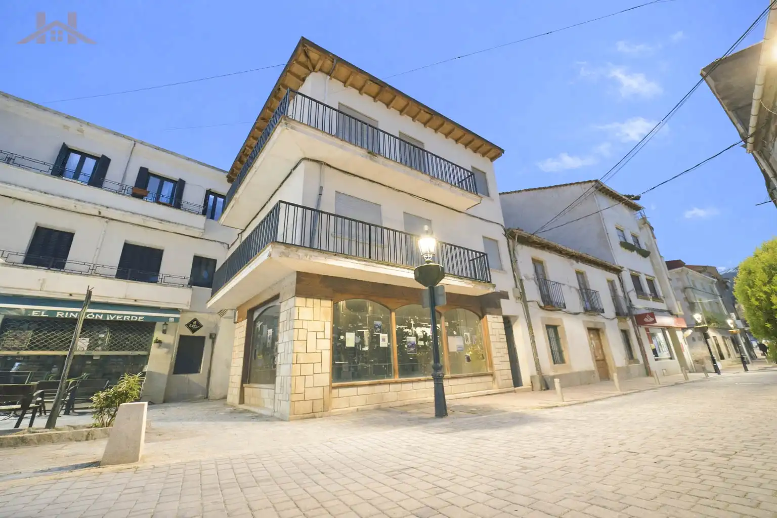 Vista exterior de Casa o chalet en venta en Miraflores de la Sierra con Trastero y Amueblado