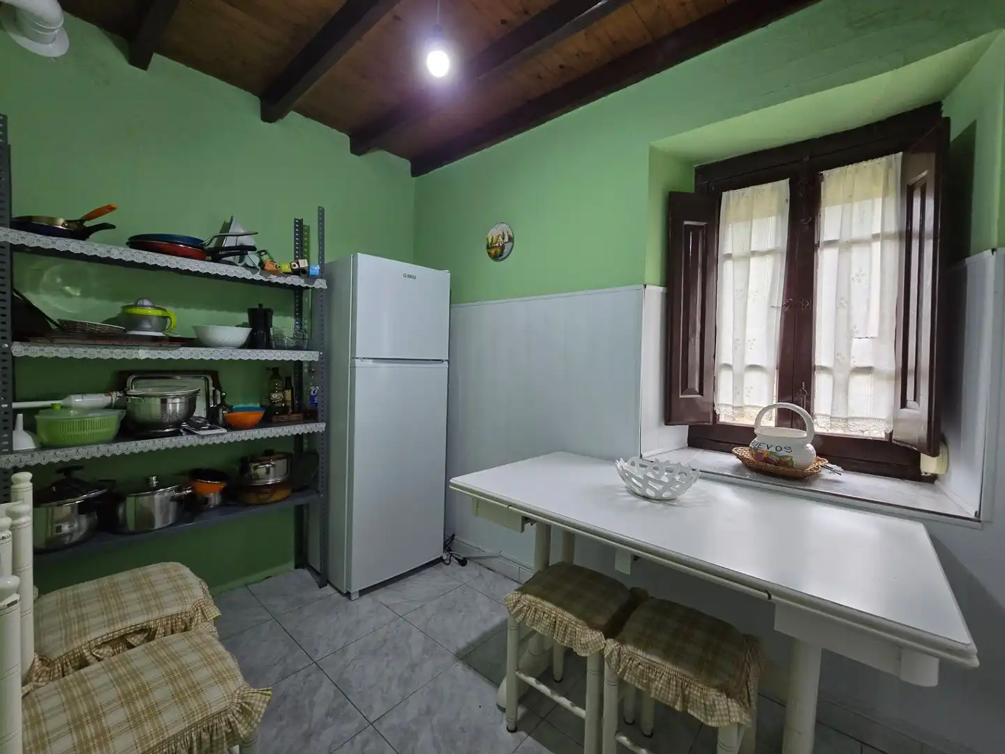 Cuina de Casa o xalet en venda en Llanes amb Calefacció, Terrassa i Traster