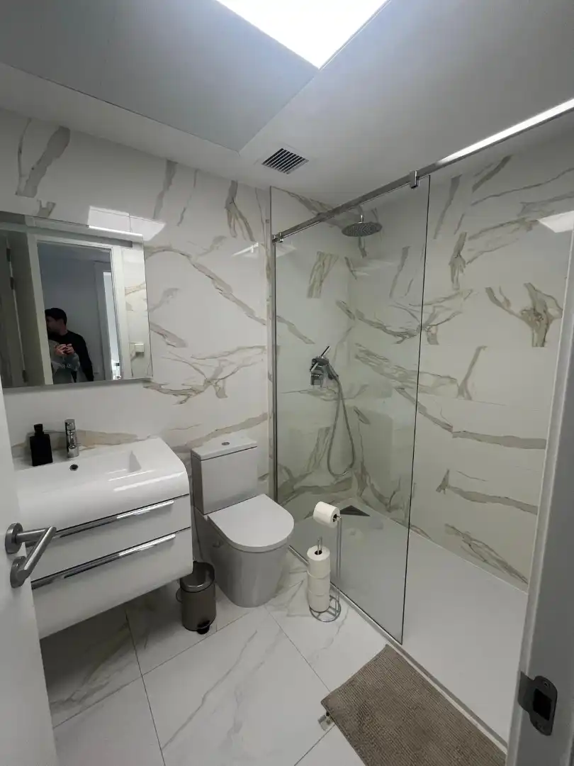 Bathroom of Flat for rent in Benalmádena  with Air Conditioner, Terrace and Furnished