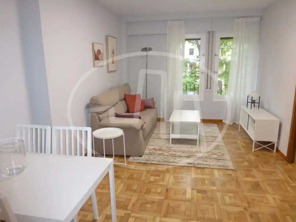 Living room of Flat for rent in  Pamplona / Iruña  with Heating, Parquet flooring and Furnished