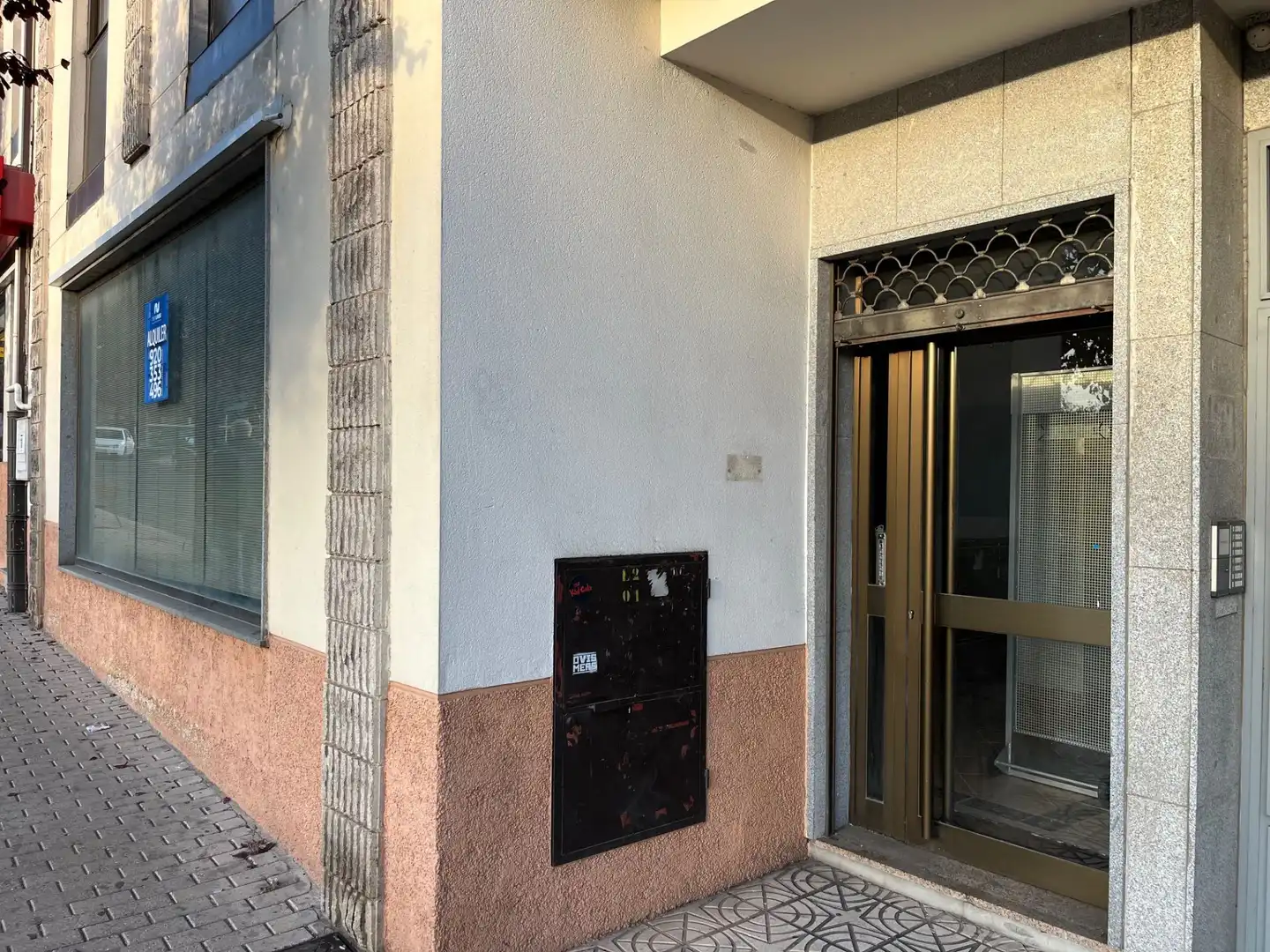 Vista exterior de Local de alquiler en Ávila