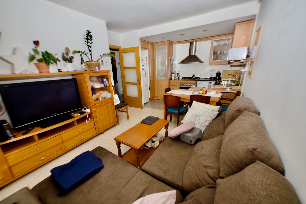 Living room of Flat for rent in Terrassa  with Air Conditioner, Heating and Furnished