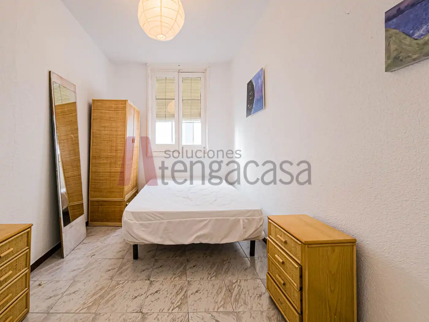 Flat for rent to own in Calle de la Colegiata, Embajadores - Lavapiés
