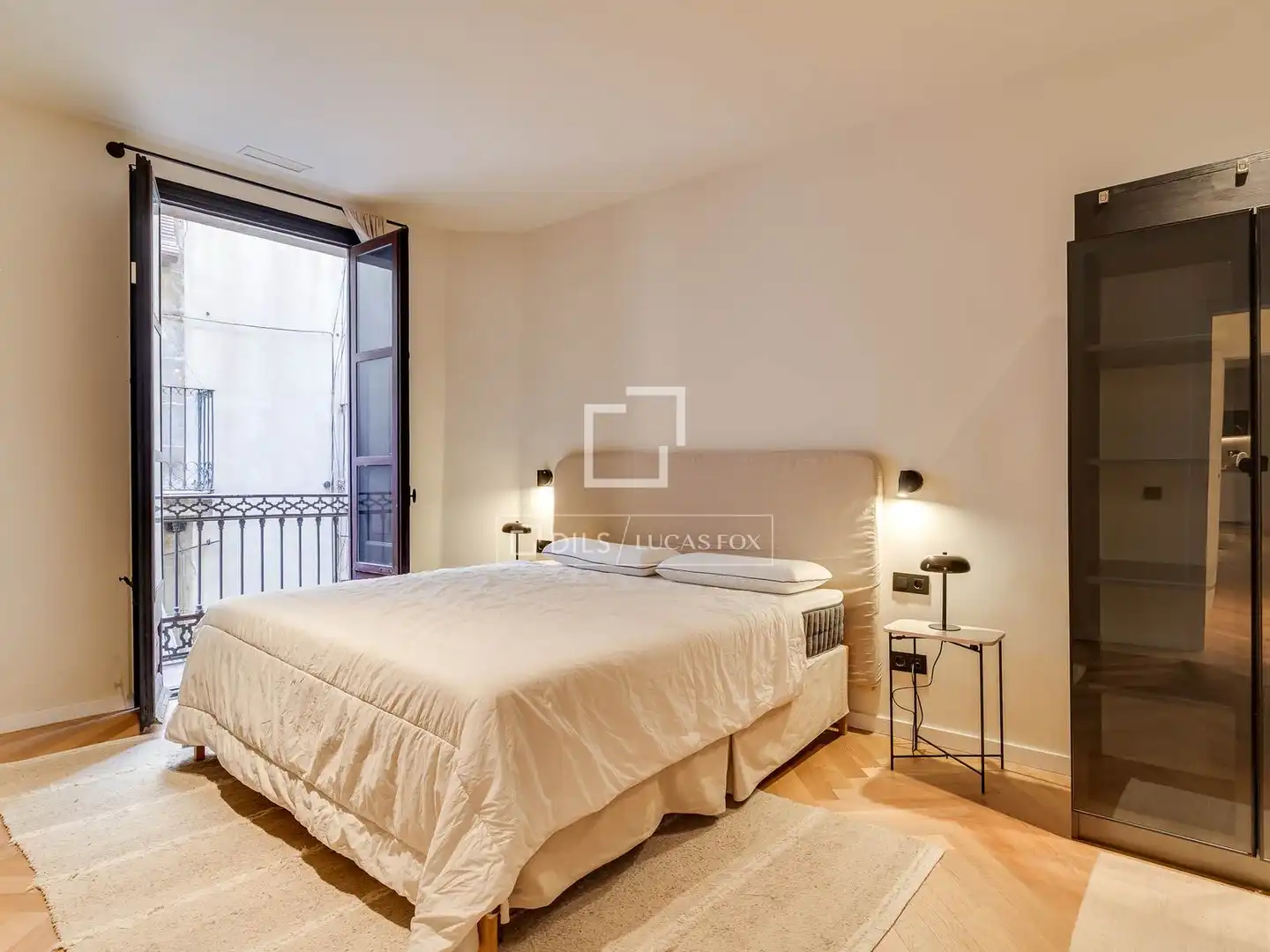 Schlafzimmer von Wohnung zum Verkauf in Barcelona mit Klimaanlage, Heizung und Parkett