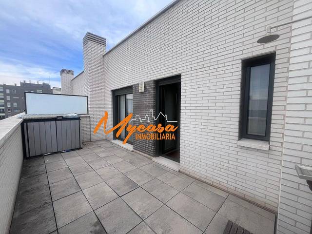 Casa-chalet en Alquiler en Prado Santo Domingo - Ensanche