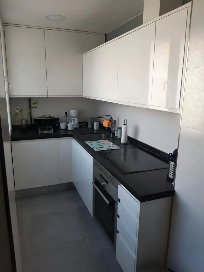 Kitchen of Flat for share in Madrid  with Private garden, Washing machine and TV