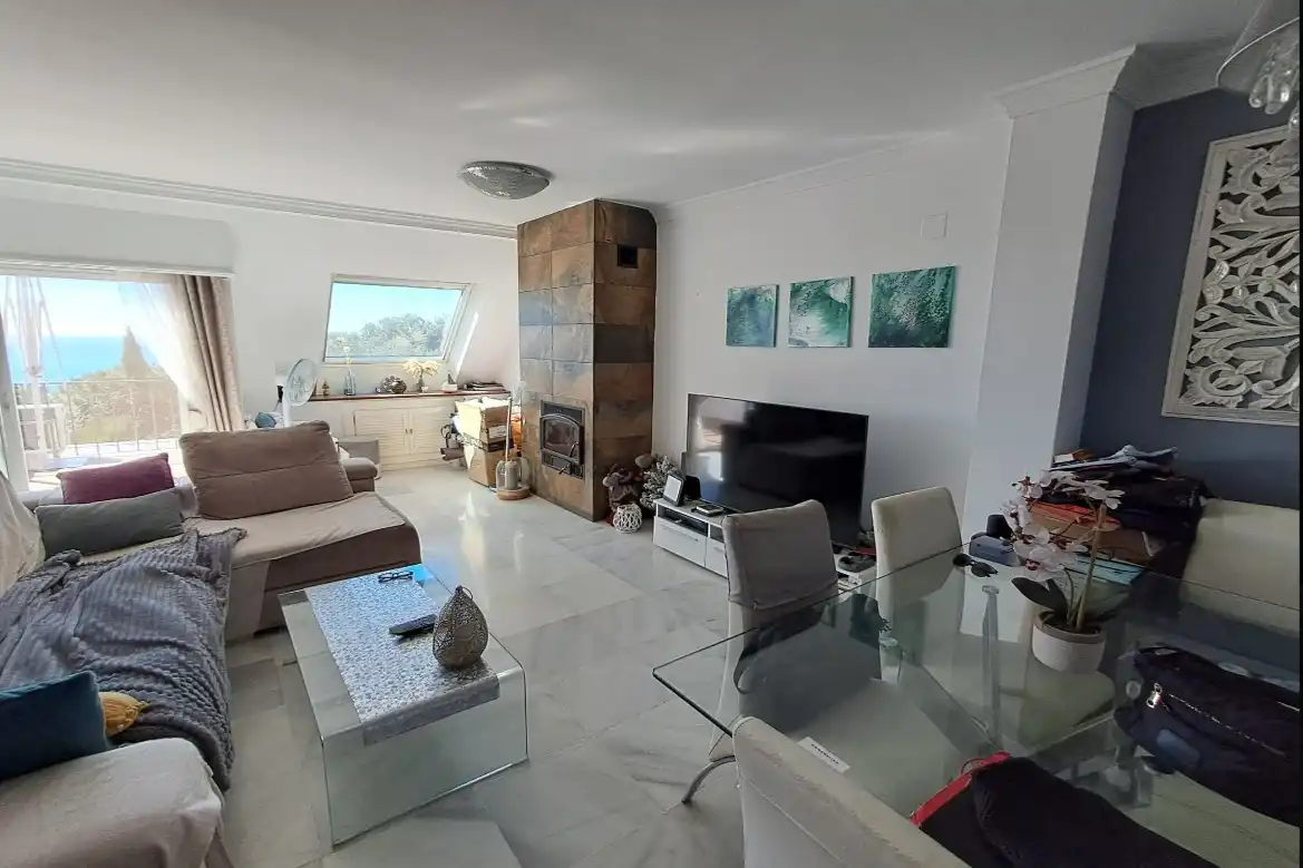 Sala d'estar de Casa adosada en venda en Estepona amb Aire condicionat, Calefacció i Jardí privat