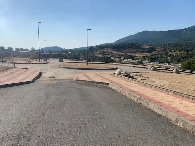 Residential zum Verkauf in PUENTE PASIL, El Tiemblo