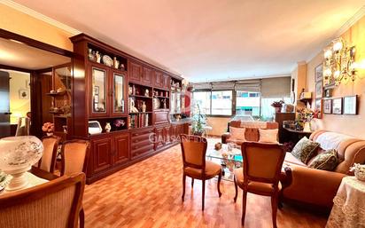 Living room of Flat for sale in Cornellà de Llobregat