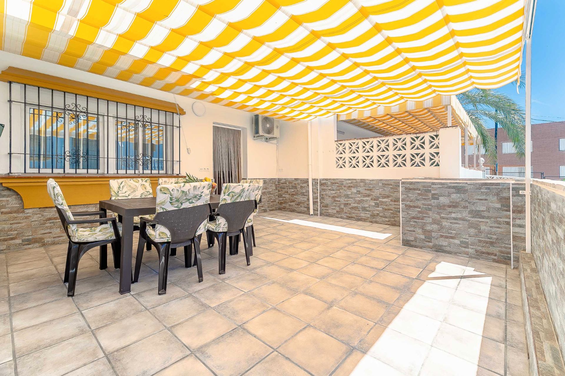 Single-family semi-detached to rent in Avenida las Palmeras, Parque de la Paloma