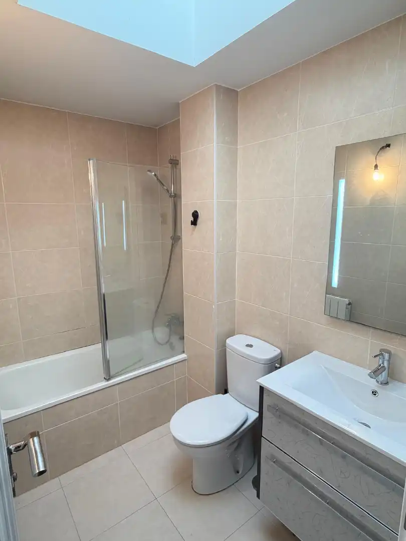 Bathroom of Duplexes for rent in Renedo