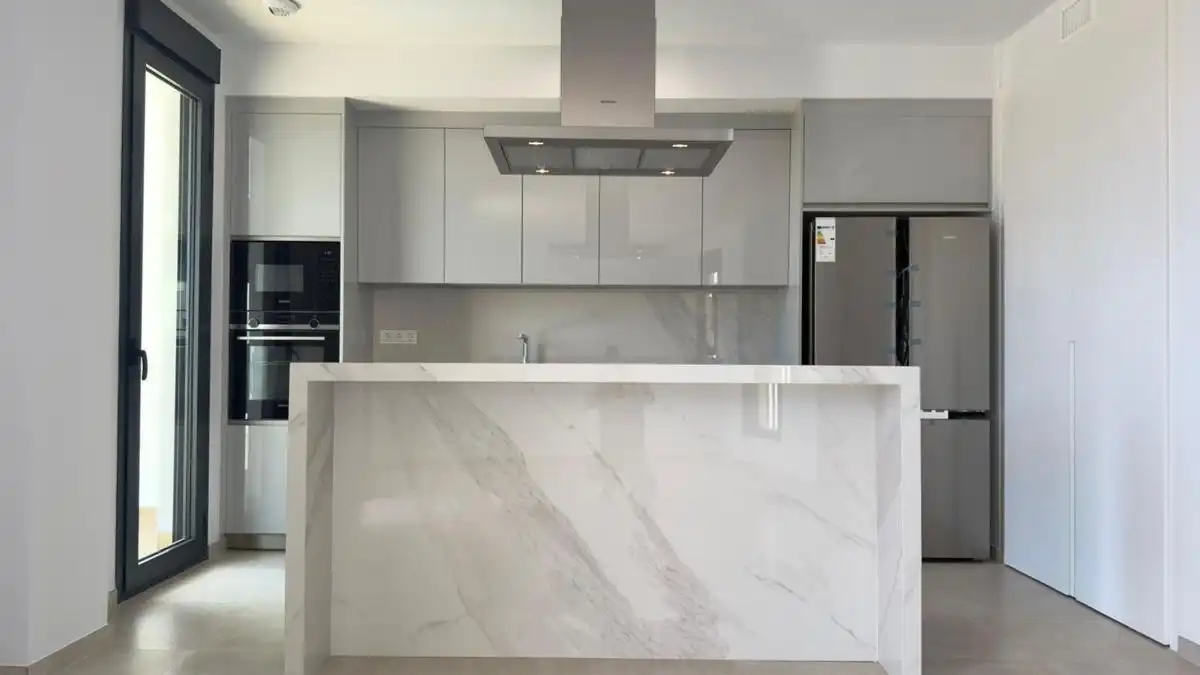 Cuina de Dúplex en venda en Villajoyosa / La Vila Joiosa amb Aire condicionat i Jardí privat