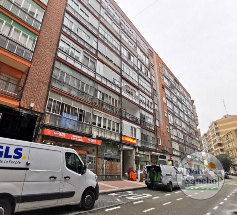 Exterior view of Flat for sale in Valladolid Capital  with Heating