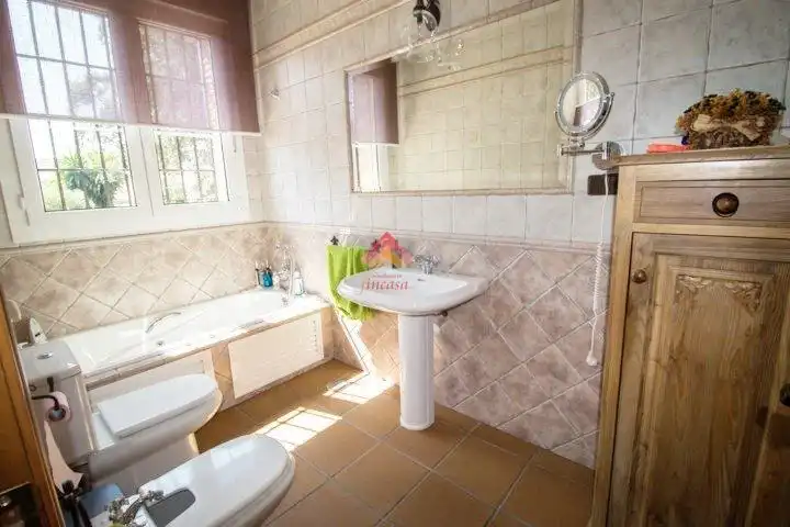 Bathroom of Houses for sale in Ronda  with Air Conditioner, Private garden and Terrace