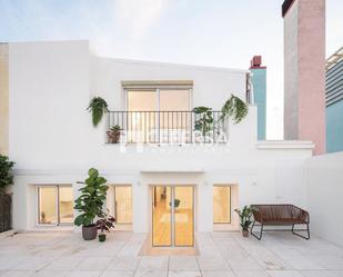 Exterior view of Attic for sale in  Barcelona Capital  with Air Conditioner, Heating and Parquet flooring
