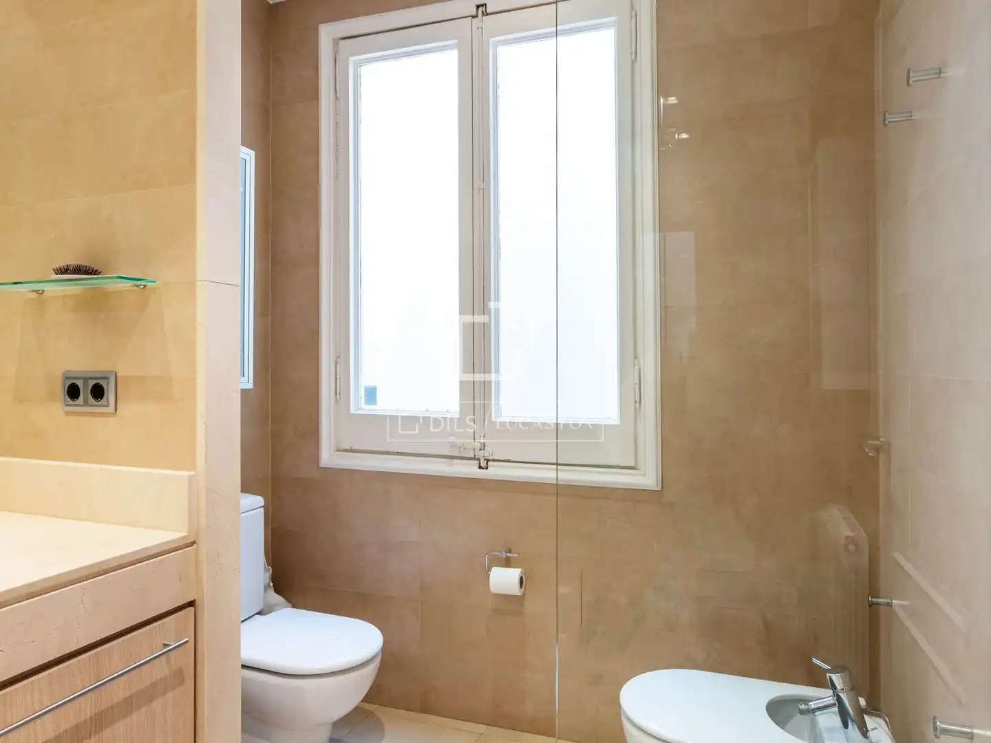 Bathroom of Flat for sale in Barcelona  with Air Conditioner, Heating and Terrace