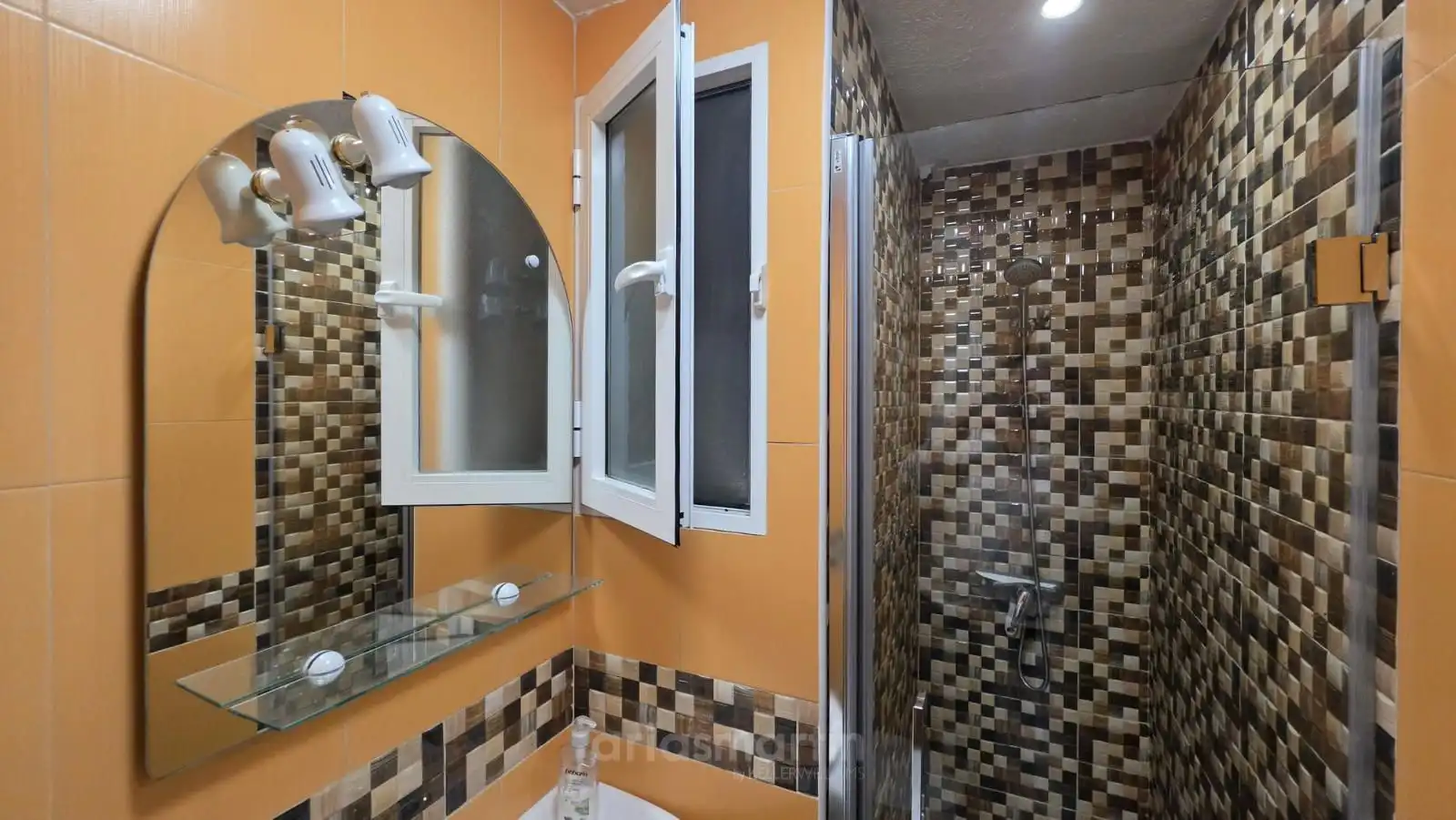 Badezimmer von Wohnung zur untervermieten in Salamanca mit Heizung, Terrasse und Möbliert