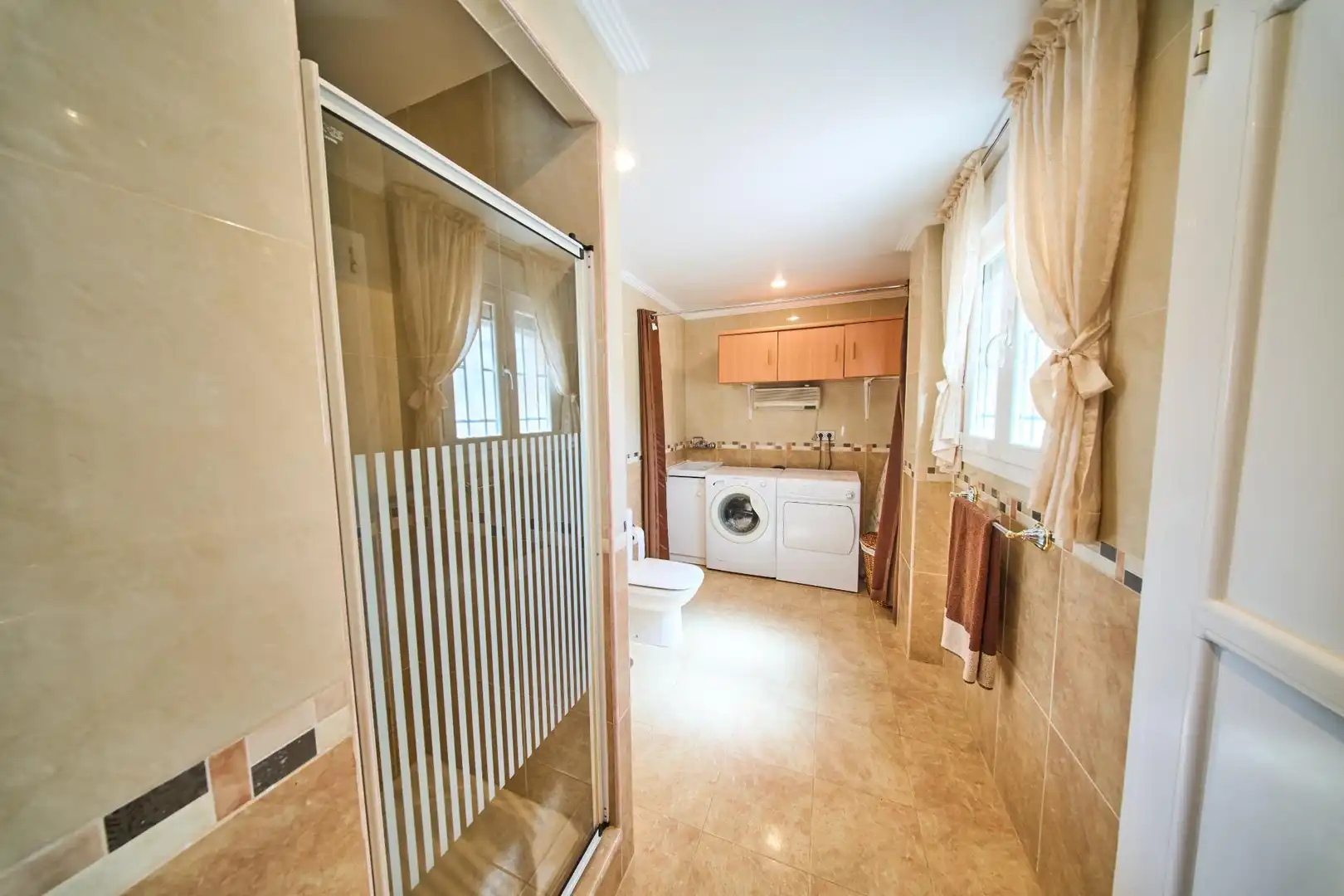 Baño de Casa o chalet en venta en Dílar con Aire acondicionado, Calefacción y Jardín privado